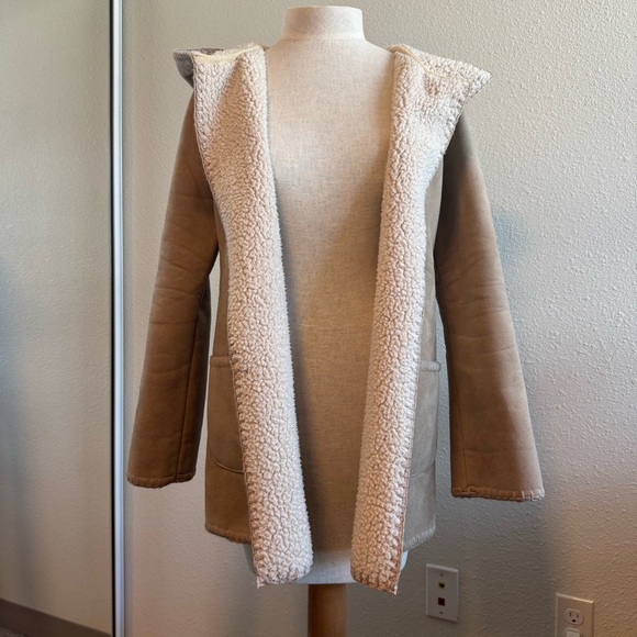 Alba Rosa Tan Sherpa Blanket Duffle Coat - Picture 9 of 16